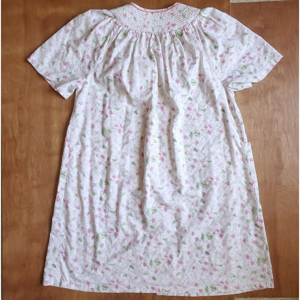Vintage Floral House Patio Dress Bust 56" Snap Front Pockets Cottagecore Grandma - Picture 4 of 9